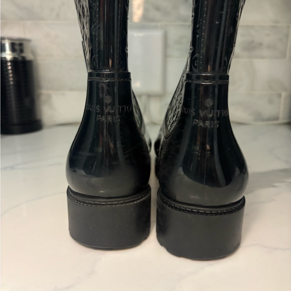 LV monogram rain boots - Picture 5 of 6